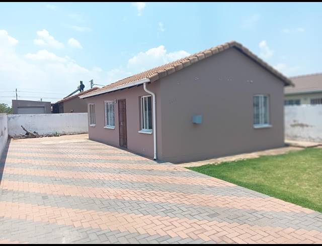 3 BEDROOM HOUSE FOR SALE IN WINDMILL PARK